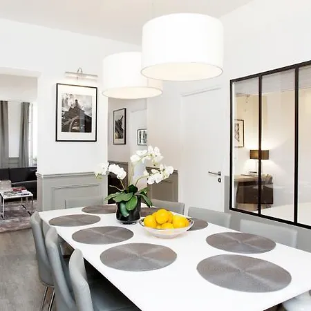 Apartment Livinparis - Luxury 3 Bedrooms Grands-boulevards I *